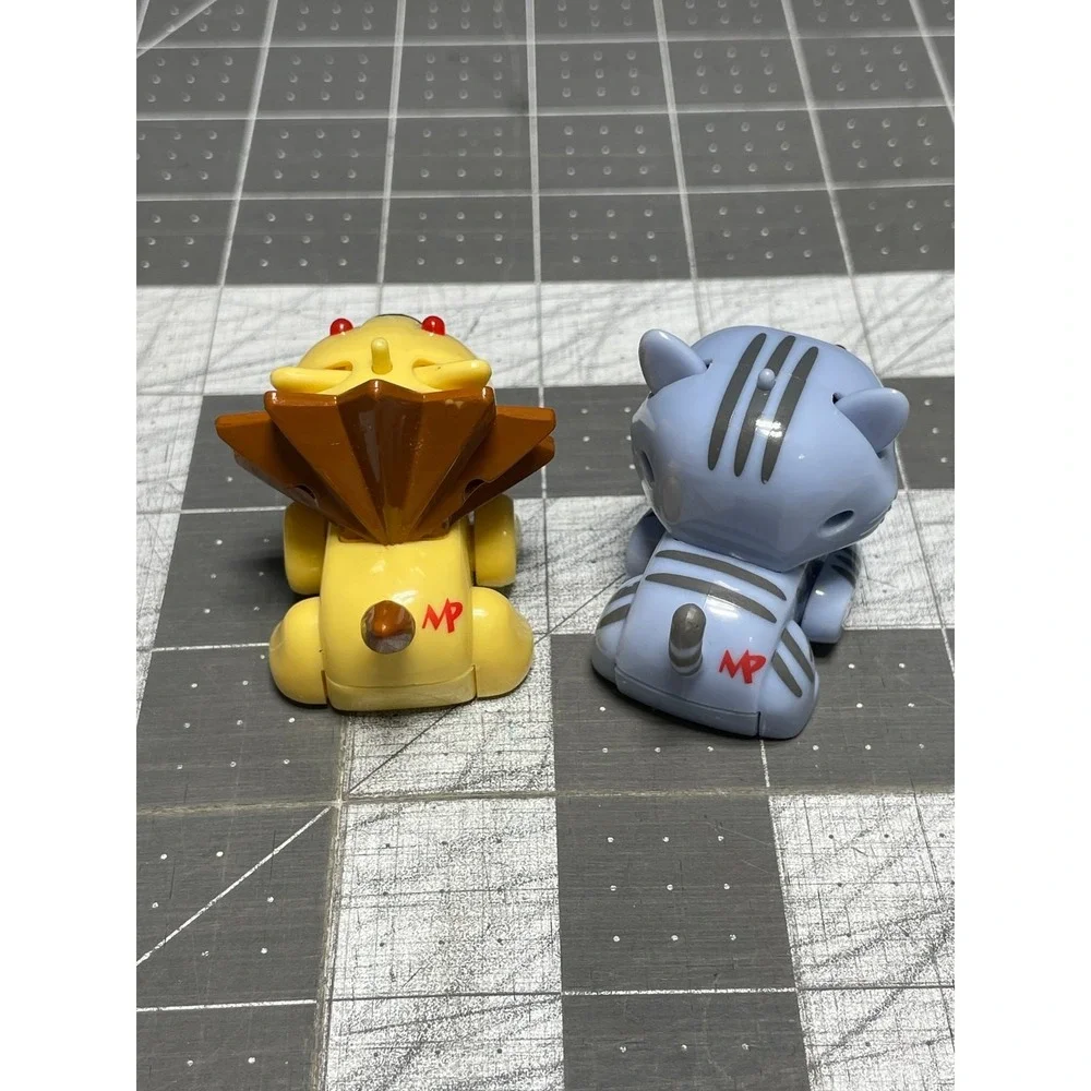 Micro Pet Lot Lion 2002 Blue Cat 2003 Not Tested